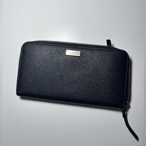 Kate Spade Elegant Black Zip Wallet